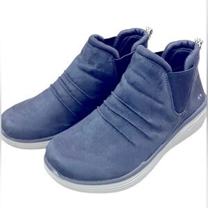 Ryka Nia Fox women’s 8M pull on blue suede ankle boots